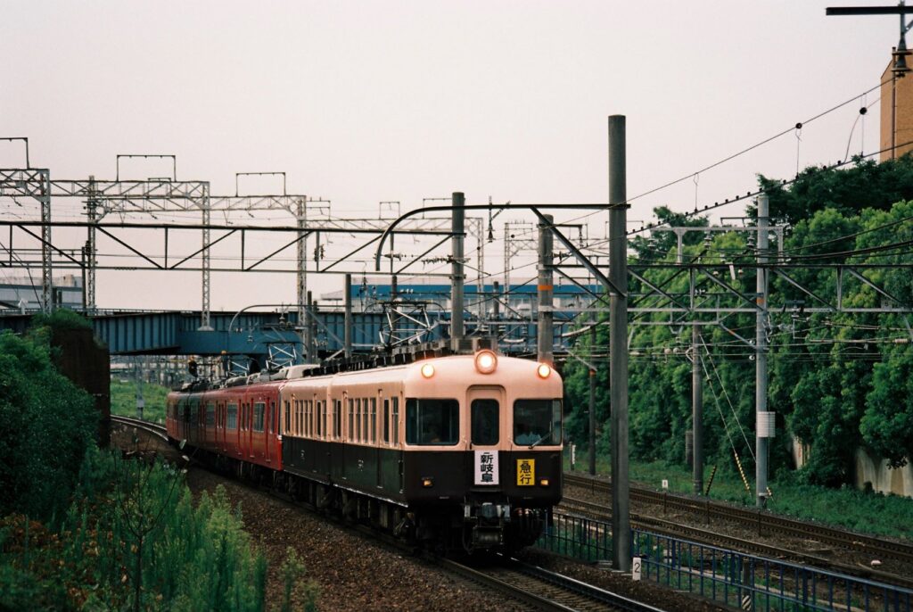 2004年8月4日727列車。5517F＋5700系6連。