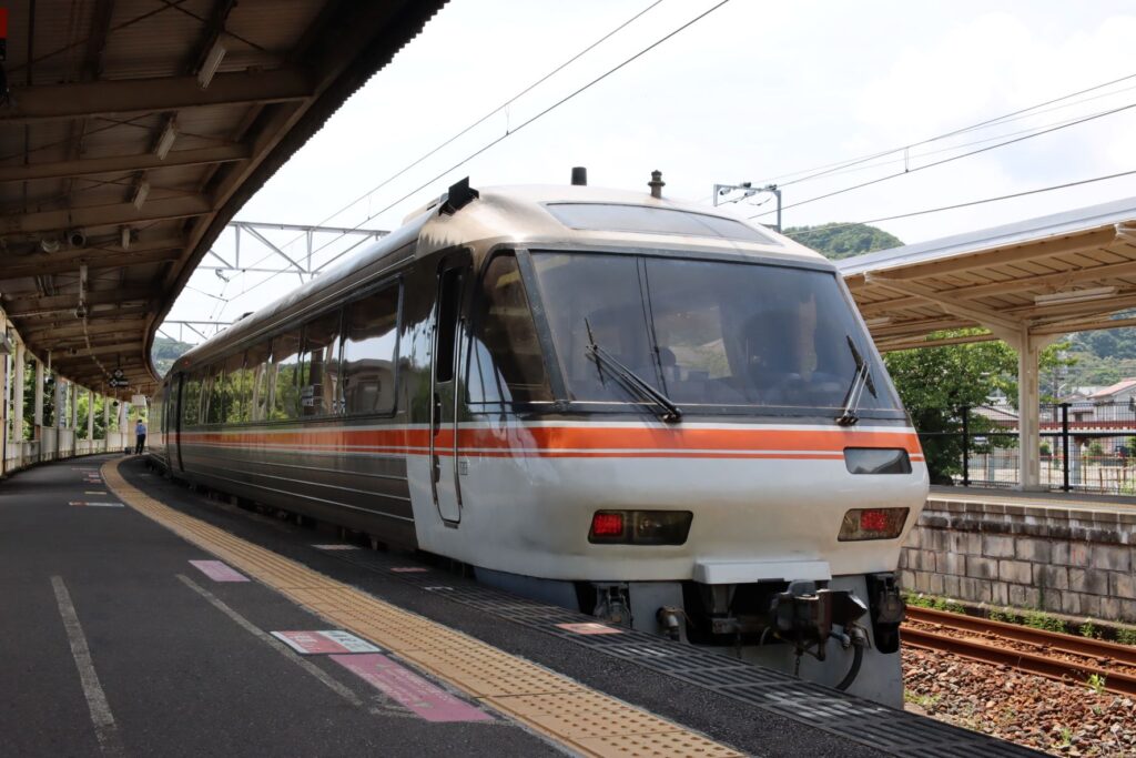 ワイドビュー）ひだ・南紀 普通車