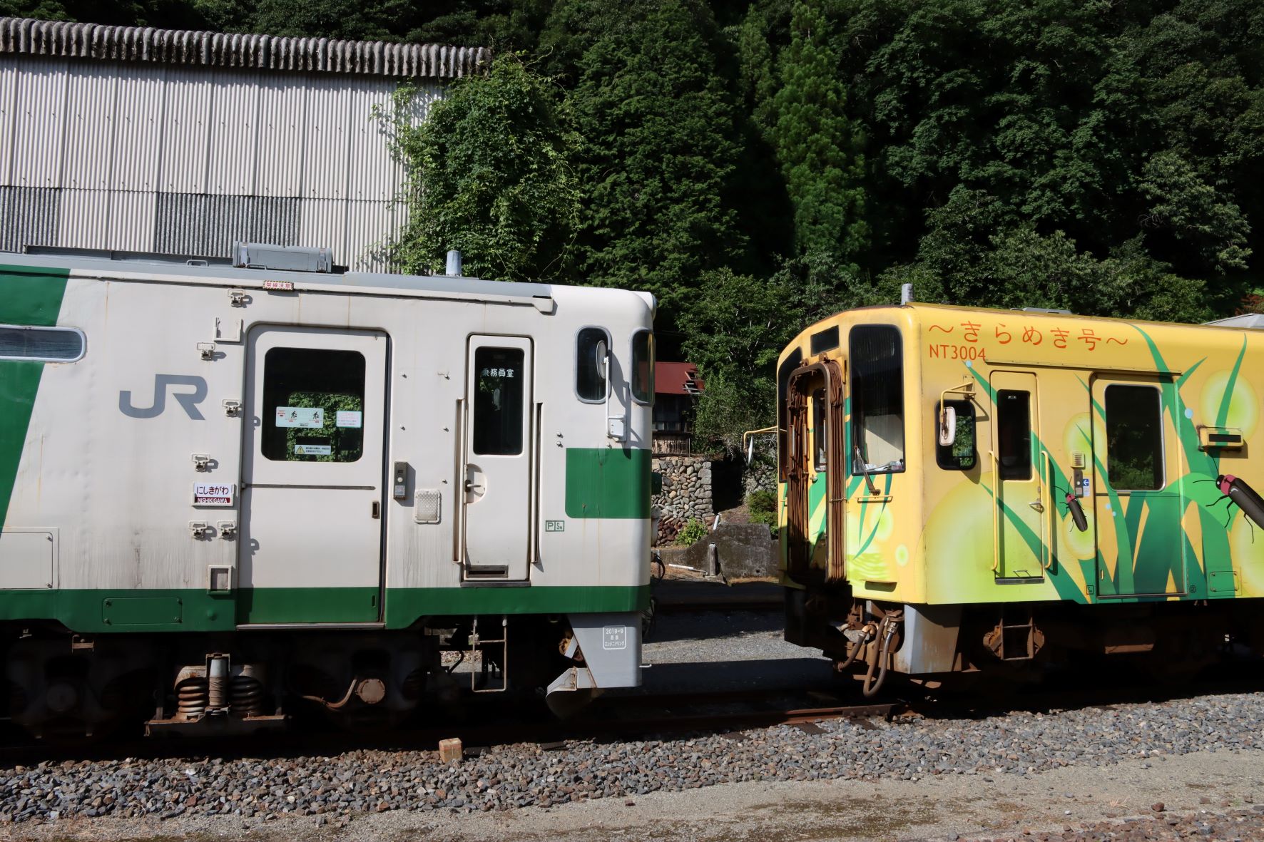 錦川鉄道NT3000形（NT3004）とキハ40形（キハ40 1009）